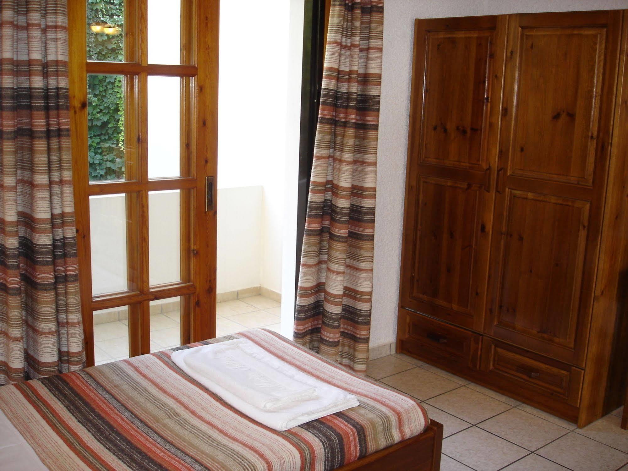 Maria Suites Platanias  Exterior photo